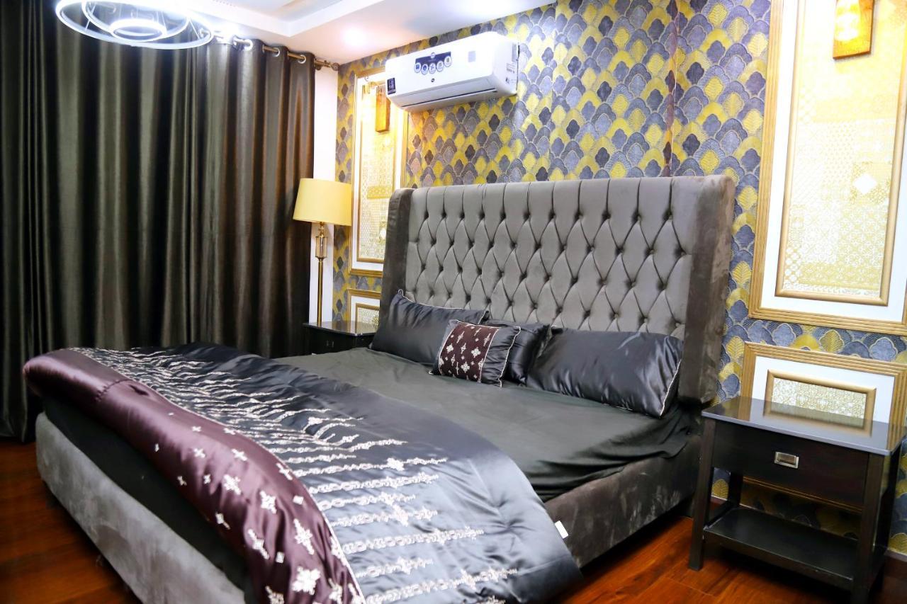 Adara Suites Lahore Buitenkant foto
