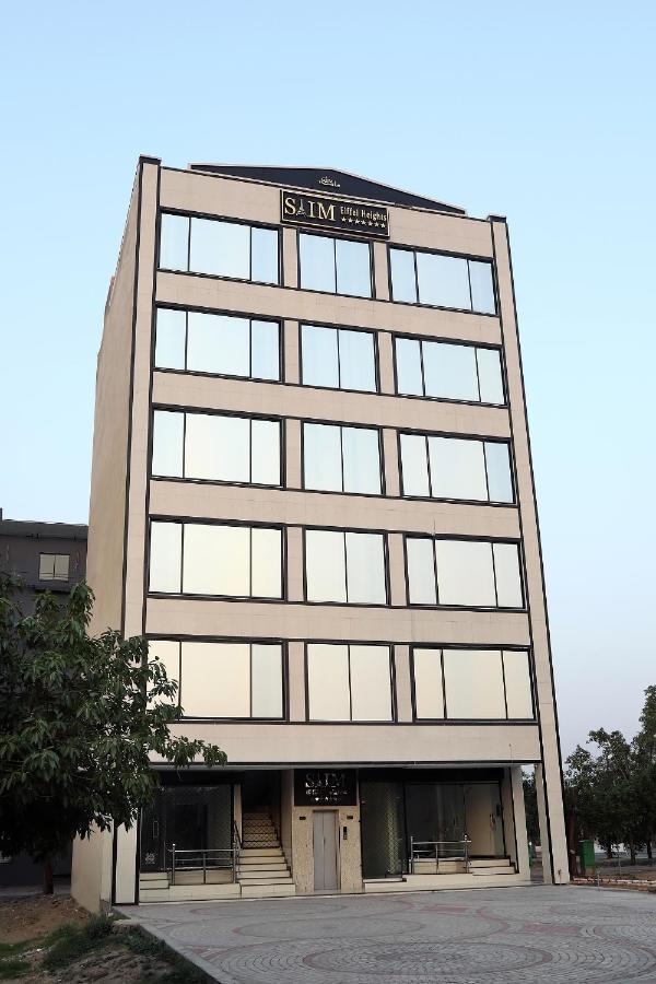 Adara Suites Lahore Buitenkant foto