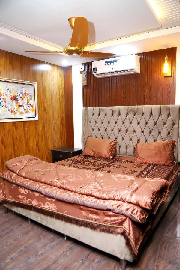 Adara Suites Lahore Buitenkant foto