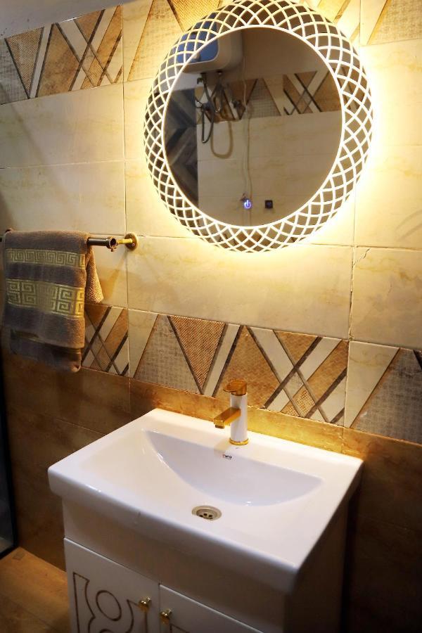 Adara Suites Lahore Buitenkant foto