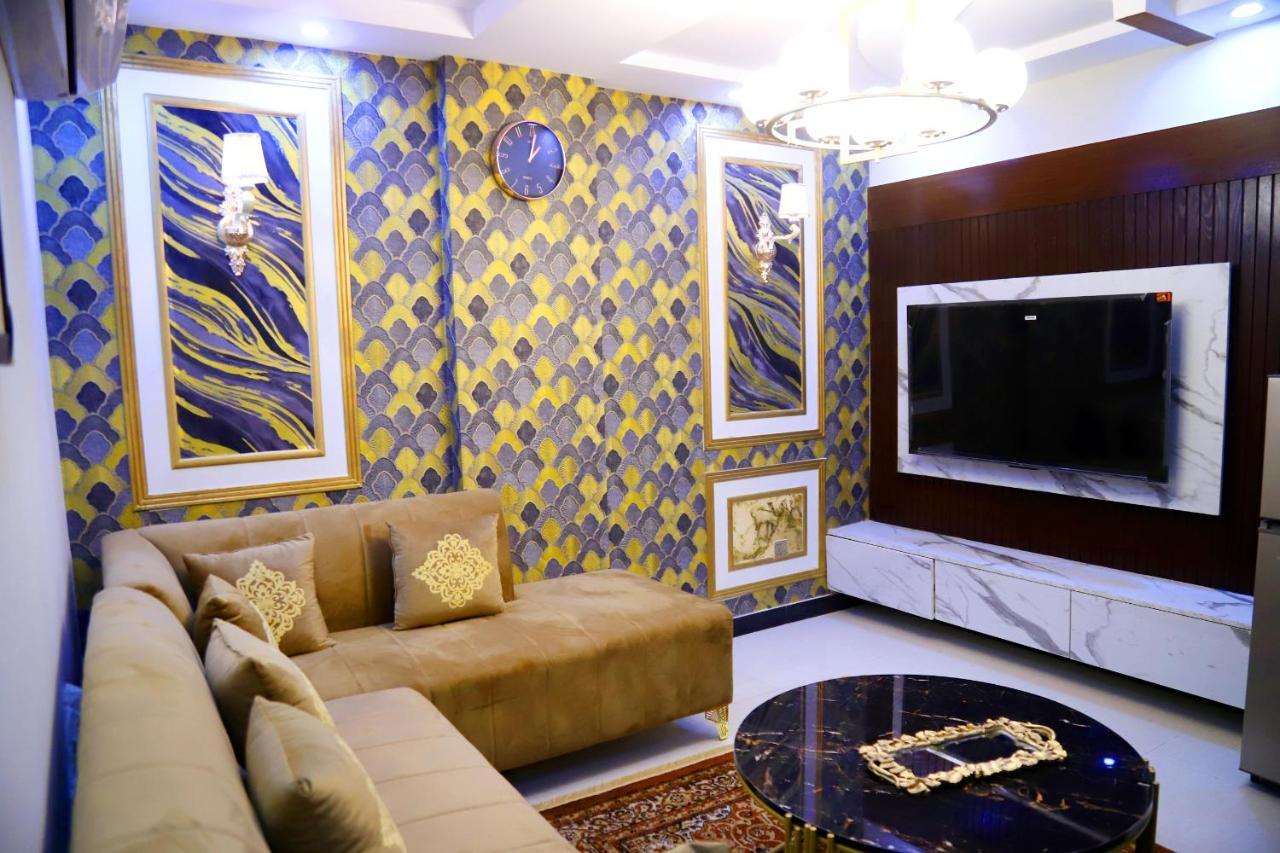 Adara Suites Lahore Buitenkant foto