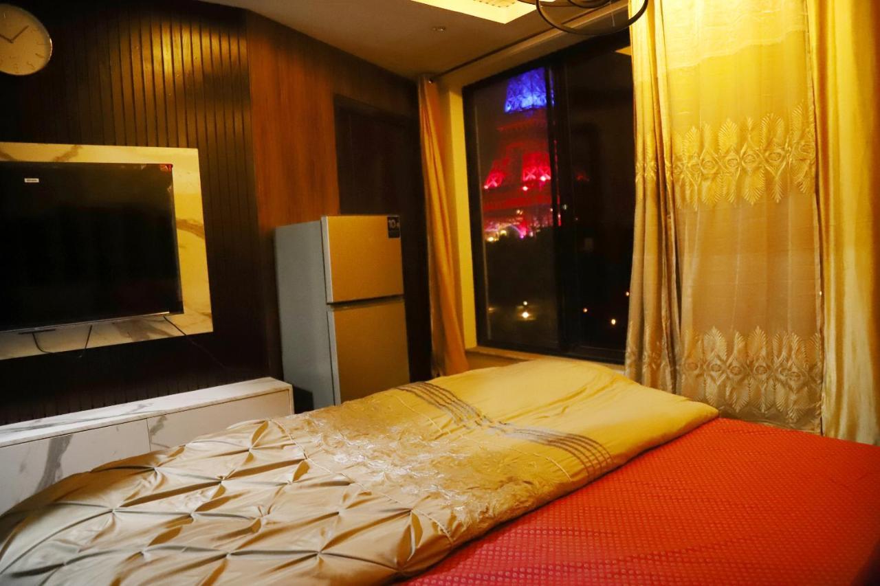 Adara Suites Lahore Buitenkant foto