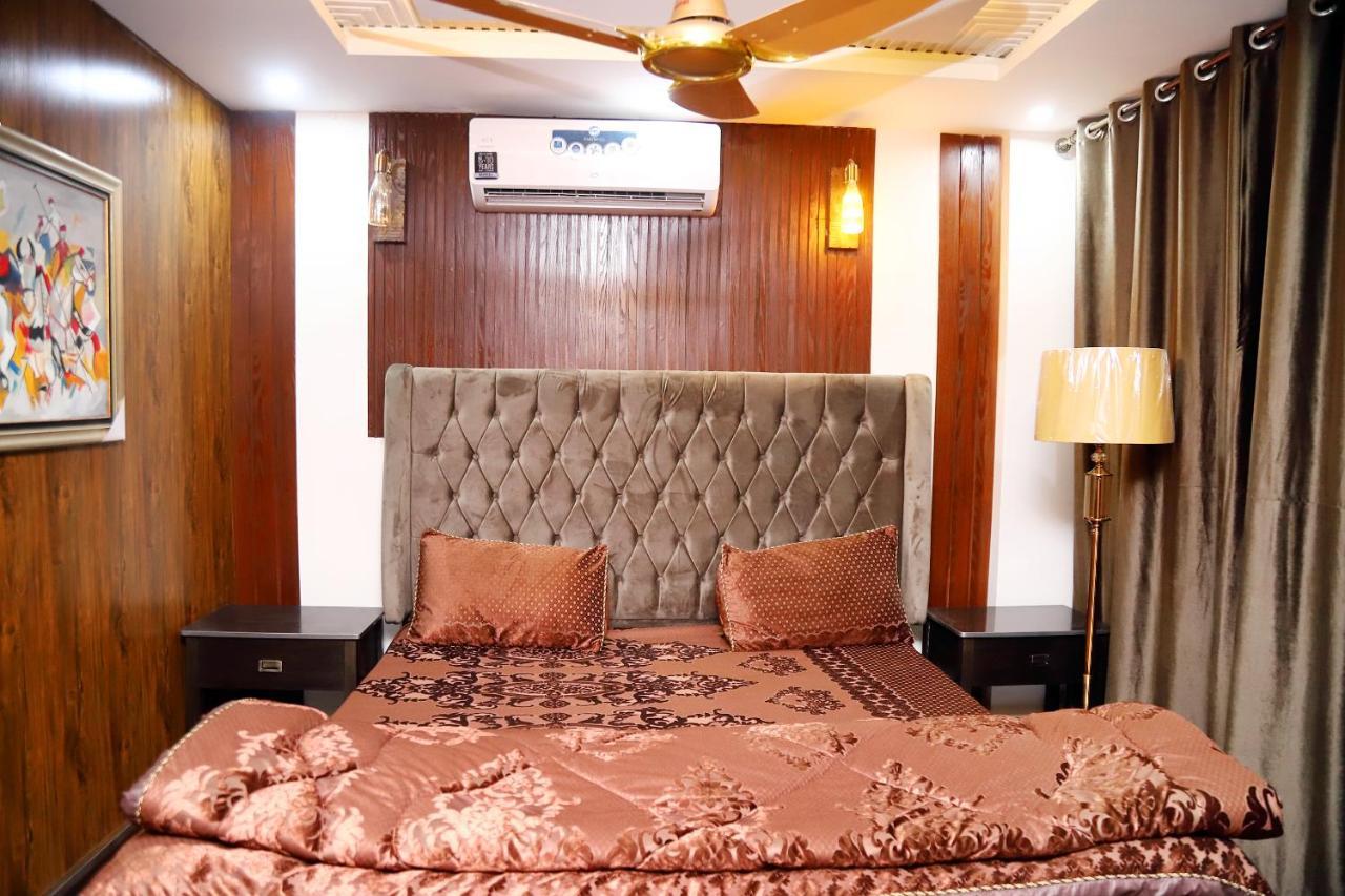 Adara Suites Lahore Buitenkant foto