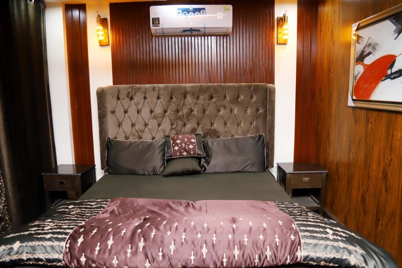 Adara Suites Lahore Buitenkant foto